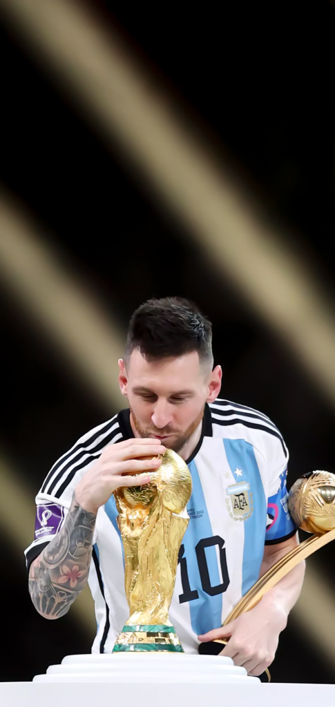messi-kissing-world-cup-wallpaper